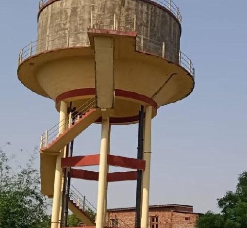 ओवरहेड टैंक की सफाई, लेकिन फिर थमी जलापूर्ति