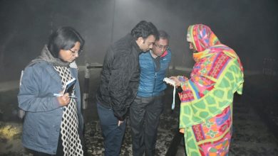 मध्यरात्रि में डीआरएम का औचक निरीक्षण, गेटमैन सतर्क मिले