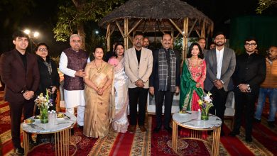 लोकसभा अध्यक्ष ओम बिरला ने मंत्री राकेश सचान के आवास पहुंचकर नवविवाहित जोड़े को दिया आशीर्वाद