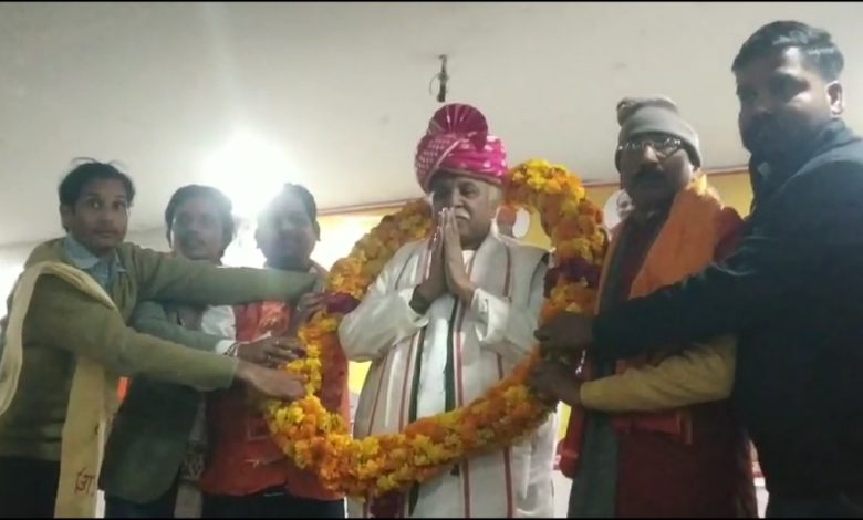 सीतापुर पहुंचे प्रवीण तोगड़िया, कार्यकर्ताओं ने किया भव्य स्वागत