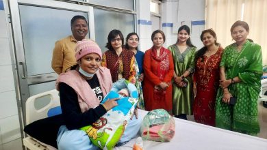 नवजात शिशु देखभाल सप्ताह: बादशाहनगर मंडल चिकित्सालय में बेबी किट का वितरण
